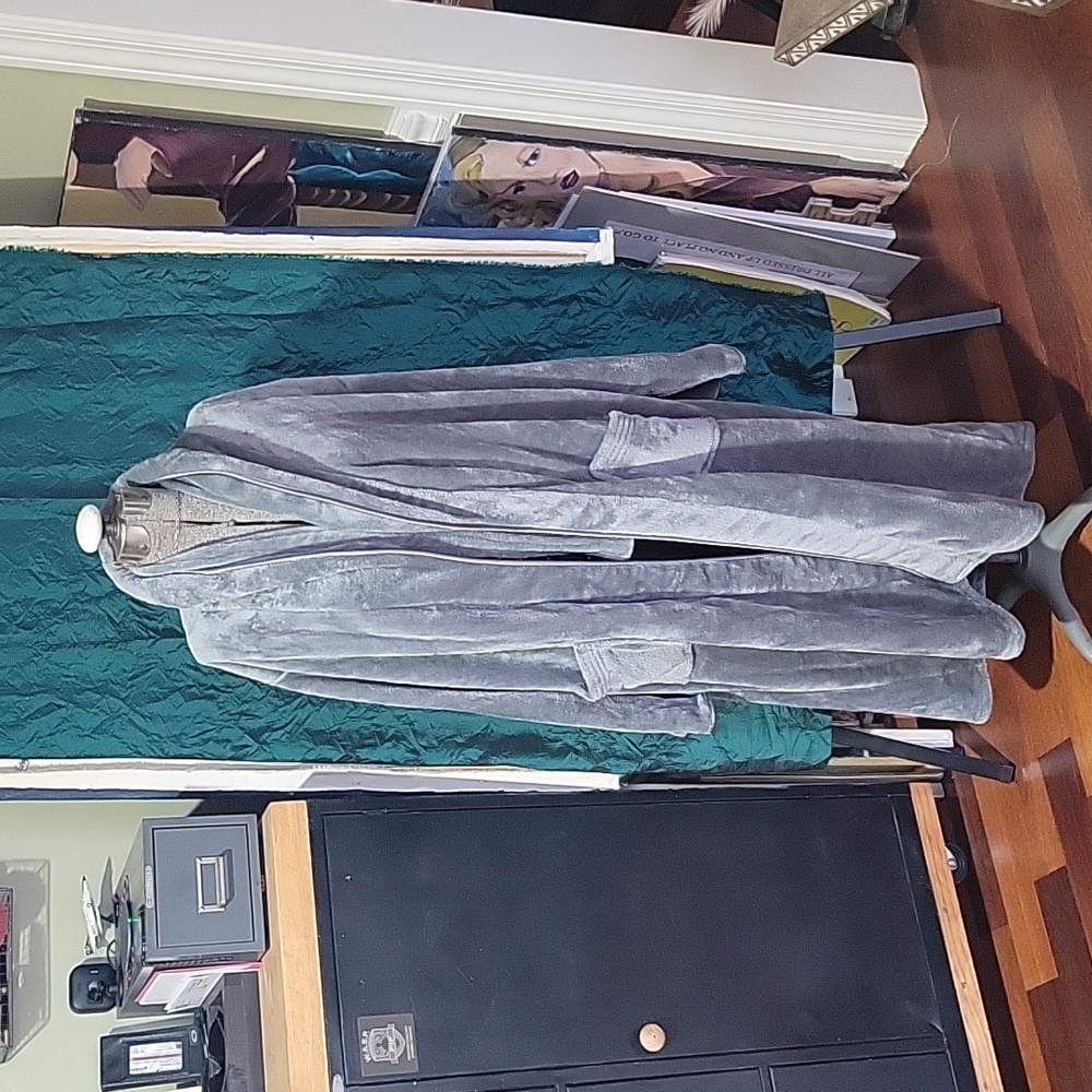 spa Fuzzy Grey Warm Robe OS